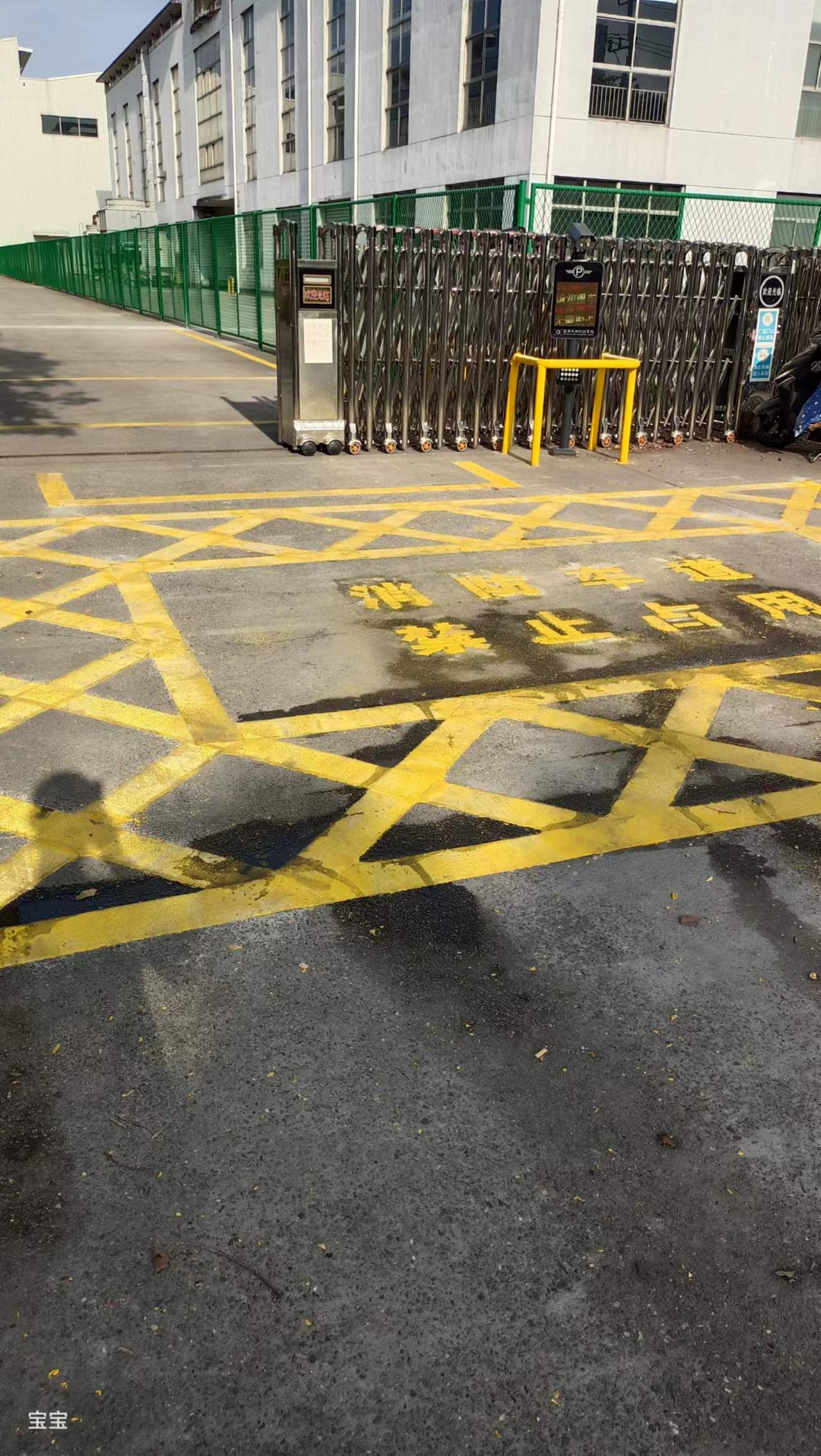 陈场镇马路划线